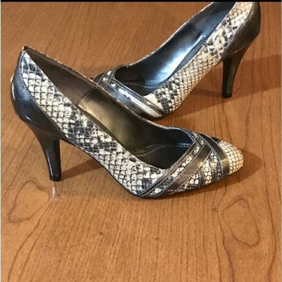Great Condition Apt 9 Faux Snakeskin Heels Sz 6M - Picture 1 of 12